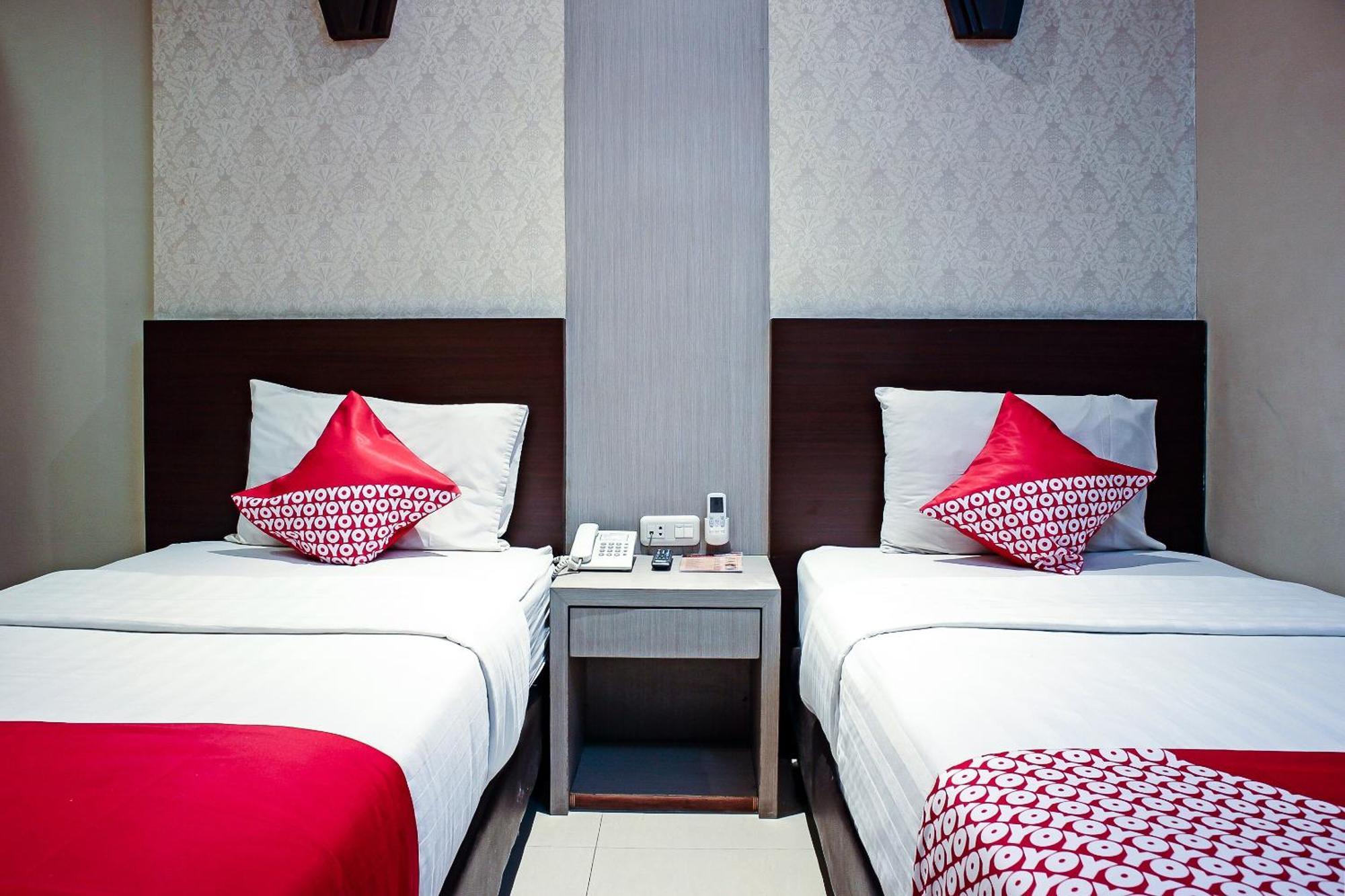 Oyo 1009 Hotel Bumi Malaya Medan Buitenkant foto