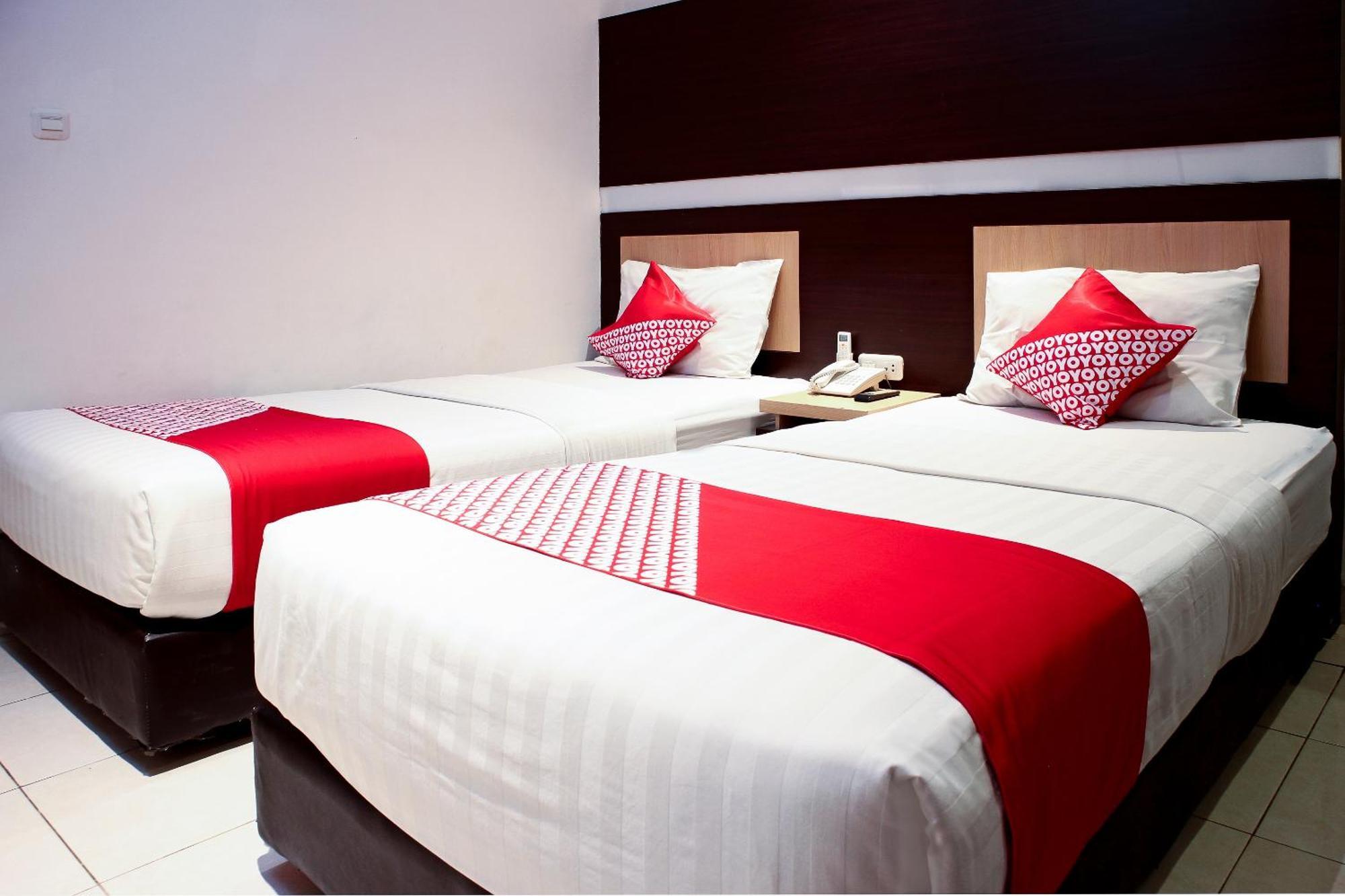 Oyo 1009 Hotel Bumi Malaya Medan Buitenkant foto