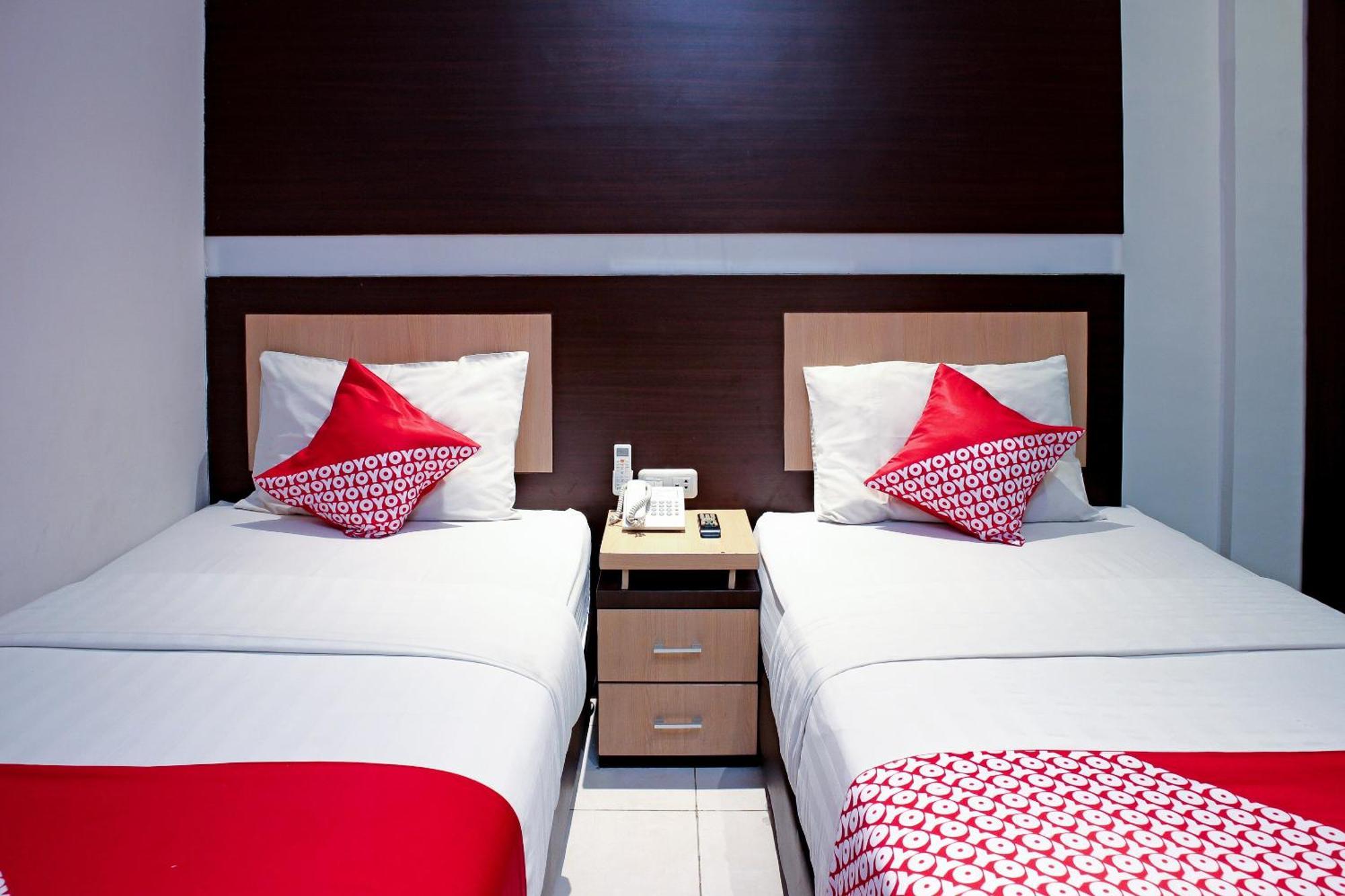 Oyo 1009 Hotel Bumi Malaya Medan Buitenkant foto