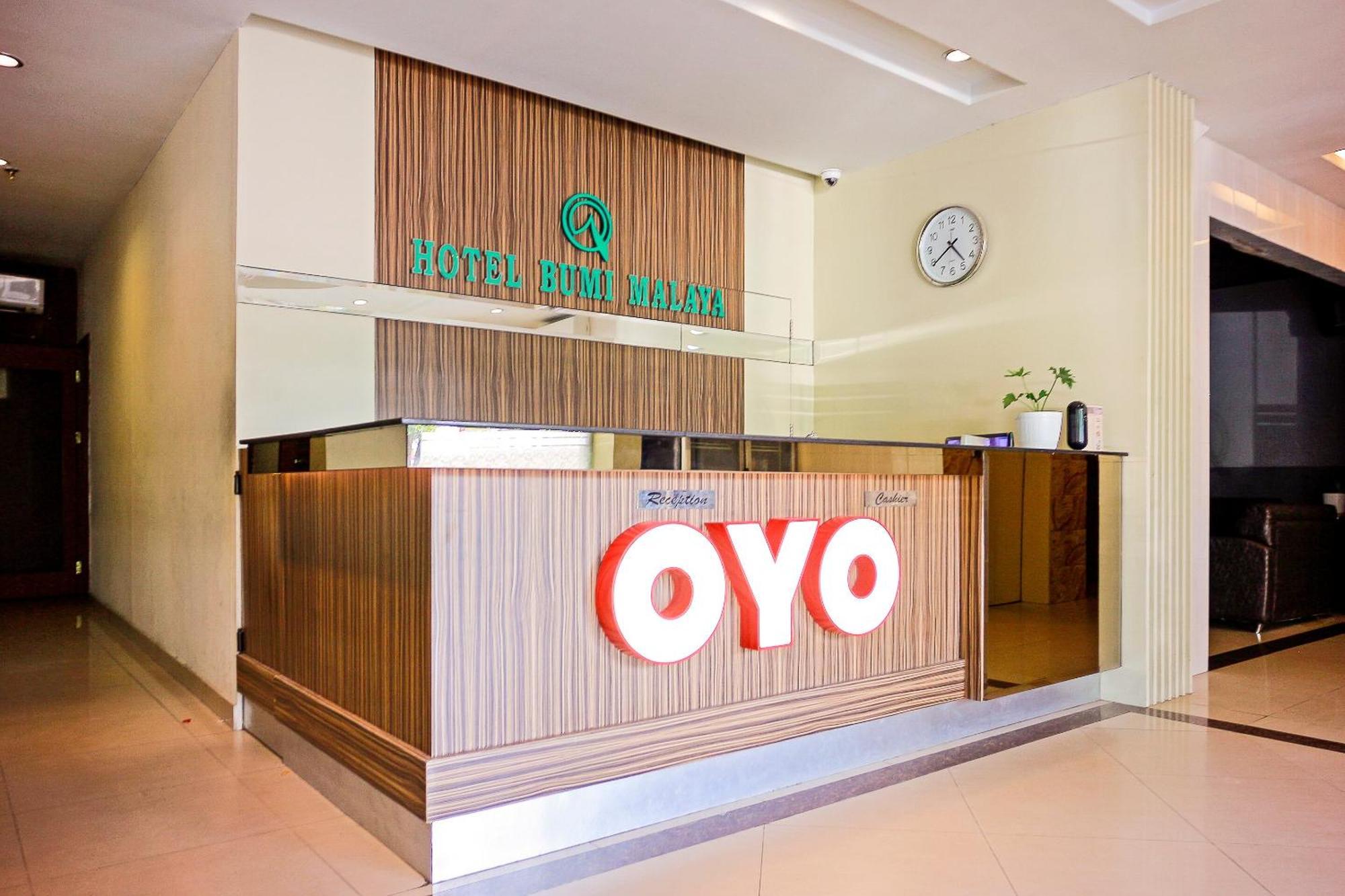 Oyo 1009 Hotel Bumi Malaya Medan Buitenkant foto