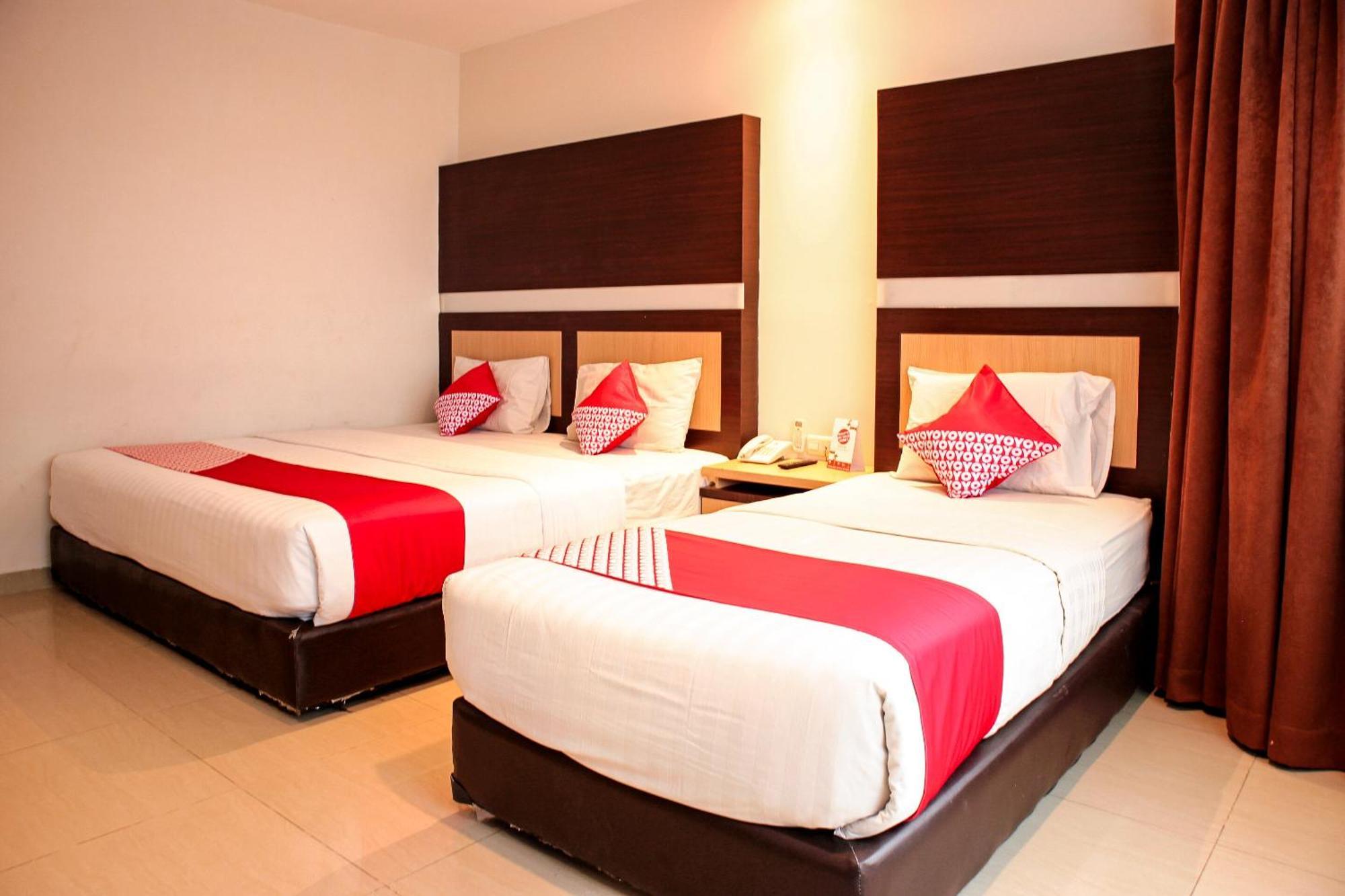 Oyo 1009 Hotel Bumi Malaya Medan Buitenkant foto