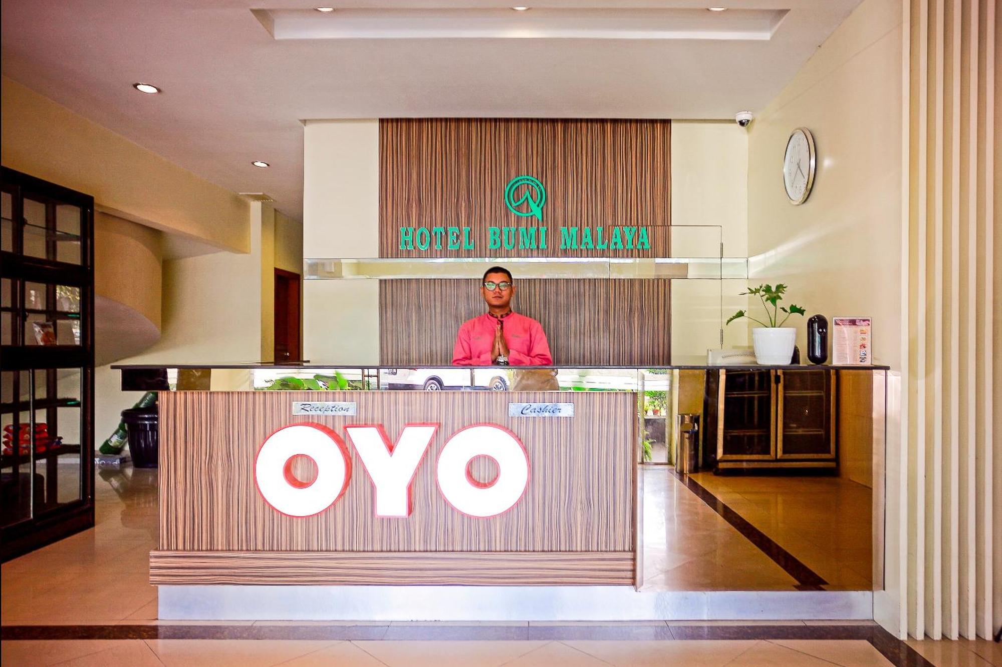 Oyo 1009 Hotel Bumi Malaya Medan Buitenkant foto