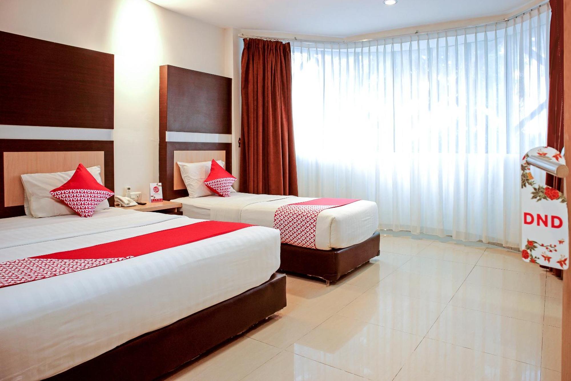 Oyo 1009 Hotel Bumi Malaya Medan Buitenkant foto